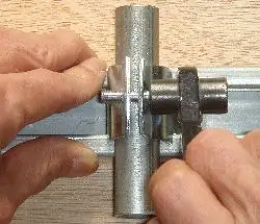 ハンガーサドル本締写真です。