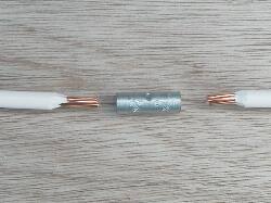 Bスリーブ圧着準備の写真です。