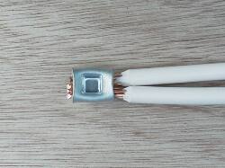 ダイス側圧着部分の写真です。